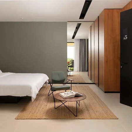 Albina & Domenica Willa *